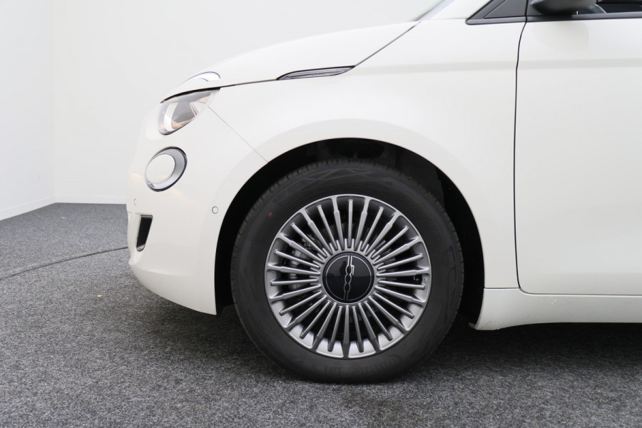 Fiat 500C Icon 42 kWh Cabrio Climate, Cruise, Apple Carplay, Camera, Stoelverwarming