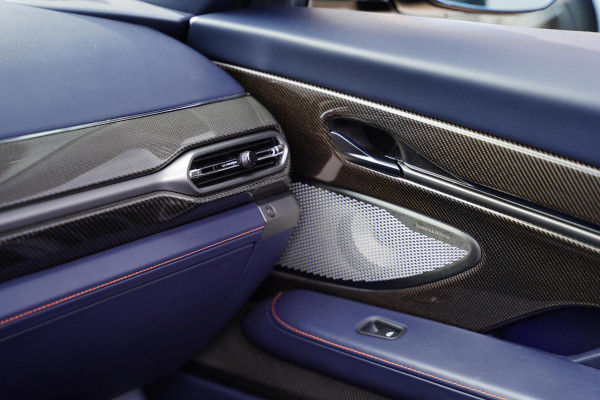 Aston Martin Vanquish 5.2 V12 Volante / FULL CARBON INTERIOR + EXTERIOR