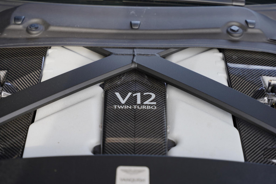 Aston Martin Vanquish 5.2 V12 Volante / FULL CARBON INTERIOR + EXTERIOR