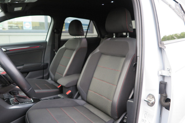Volkswagen T-Roc 1.5 TSI 150pk DSG Sport Business R-Line Keyless, LED,Camera, Virtual cockpit,Navigatie, Stoelverwarming, Electr. Achterklep. Schakelmogelijkheid aan stuurwiel, etc