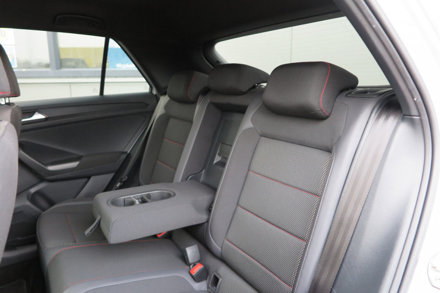 Volkswagen T-Roc 1.5 TSI 150pk DSG Sport Business R-Line Keyless, LED,Camera, Virtual cockpit,Navigatie, Stoelverwarming, Electr. Achterklep. Schakelmogelijkheid aan stuurwiel, etc