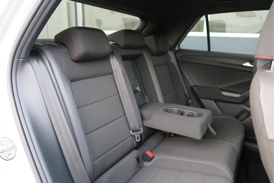 Volkswagen T-Roc 1.5 TSI 150pk DSG Sport Business R-Line Keyless, LED,Camera, Virtual cockpit,Navigatie, Stoelverwarming, Electr. Achterklep. Schakelmogelijkheid aan stuurwiel, etc