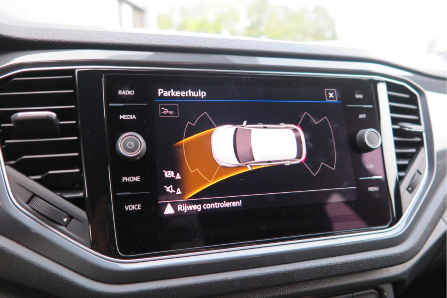Volkswagen T-Roc 1.5 TSI 150pk DSG Sport Business R-Line Keyless, LED,Camera, Virtual cockpit,Navigatie, Stoelverwarming, Electr. Achterklep. Schakelmogelijkheid aan stuurwiel, etc
