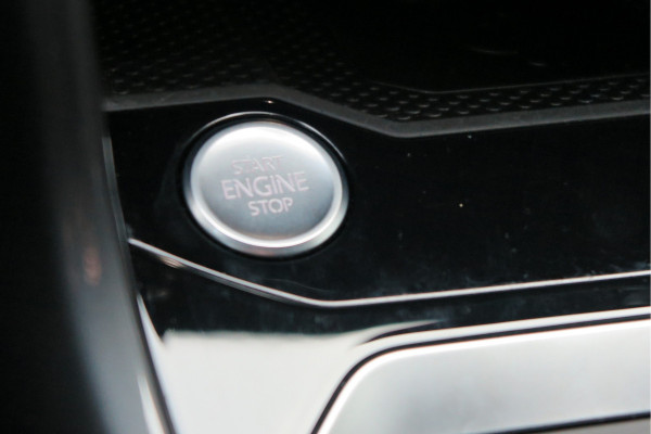Volkswagen T-Roc 1.5 TSI 150pk DSG Sport Business R-Line Keyless, LED,Camera, Virtual cockpit,Navigatie, Stoelverwarming, Electr. Achterklep. Schakelmogelijkheid aan stuurwiel, etc