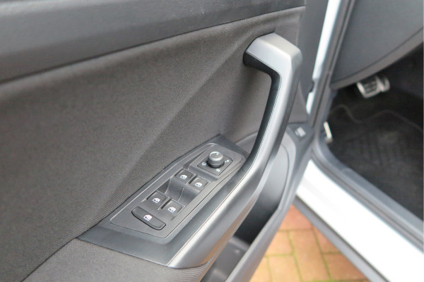 Volkswagen T-Roc 1.5 TSI 150pk DSG Sport Business R-Line Keyless, LED,Camera, Virtual cockpit,Navigatie, Stoelverwarming, Electr. Achterklep. Schakelmogelijkheid aan stuurwiel, etc