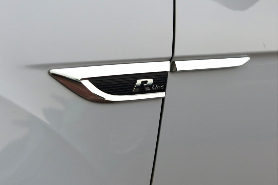 Volkswagen T-Roc 1.5 TSI 150pk DSG Sport Business R-Line Keyless, LED,Camera, Virtual cockpit,Navigatie, Stoelverwarming, Electr. Achterklep. Schakelmogelijkheid aan stuurwiel, etc
