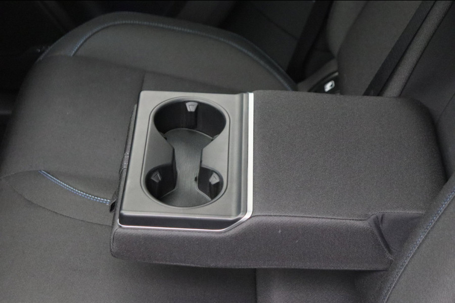 Lynk & Co 01 1.5 261PK Plug-in Hybrid *Zwarte Hemel* * 360° Camera* Pano/dak Apple/Carplay Adaptive/Cruise