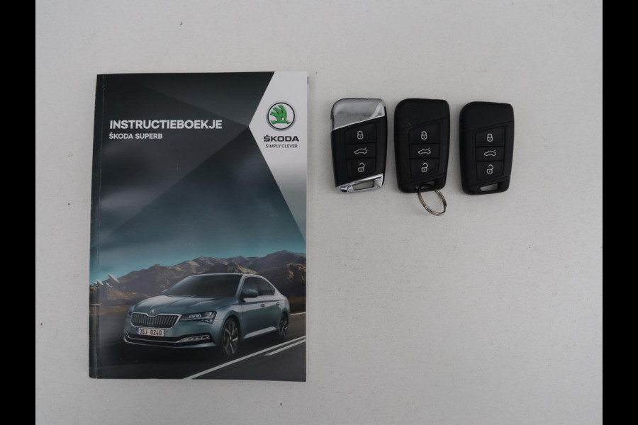 Škoda Superb 1.5 TSI ACT Sportline Business | Leder/Alcantara | Adaptive cruise | Stuur/stoel verwarming | Memory | Virtual Dashboard | Camera | Park assist | Navigatie | Carplay |