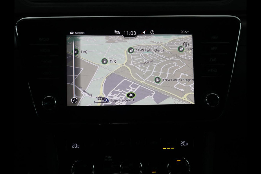 Škoda Superb 1.5 TSI ACT Sportline Business | Leder/Alcantara | Adaptive cruise | Stuur/stoel verwarming | Memory | Virtual Dashboard | Camera | Park assist | Navigatie | Carplay |
