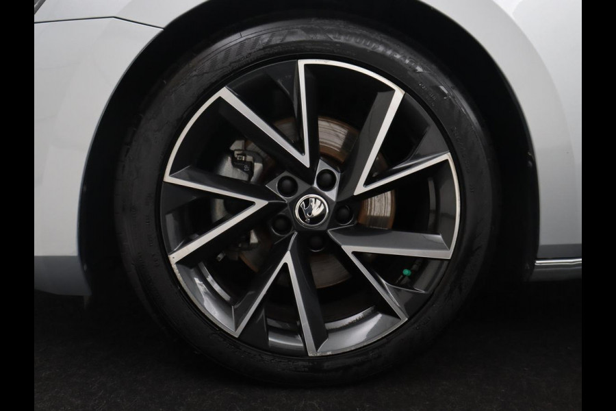 Škoda Superb 1.5 TSI ACT Sportline Business | Leder/Alcantara | Adaptive cruise | Stuur/stoel verwarming | Memory | Virtual Dashboard | Camera | Park assist | Navigatie | Carplay |