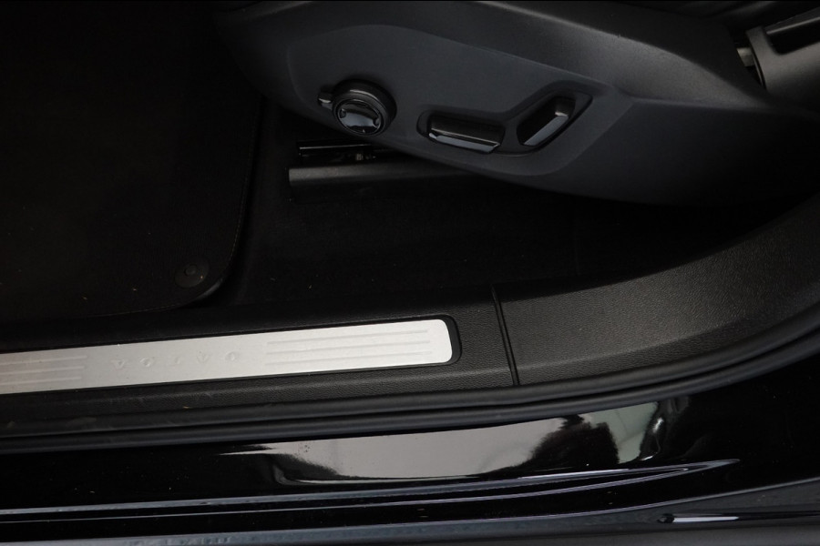 Volvo XC60 2.0 B4 R-Design Panorama Standkachel 22Inch