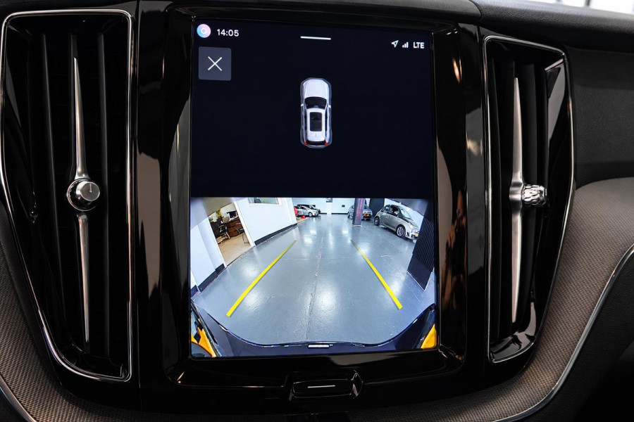 Volvo XC60 2.0 B4 R-Design Panorama Standkachel 22Inch