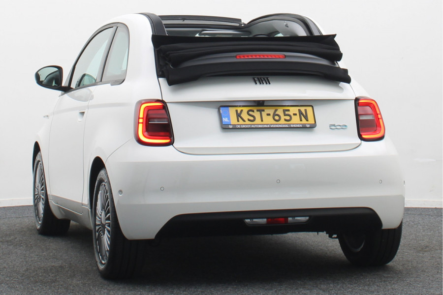Fiat 500C Icon 42 kWh Camera, Apple Carplay, Keyless, Stoelverwarming, Dodehoeksensor, PDC