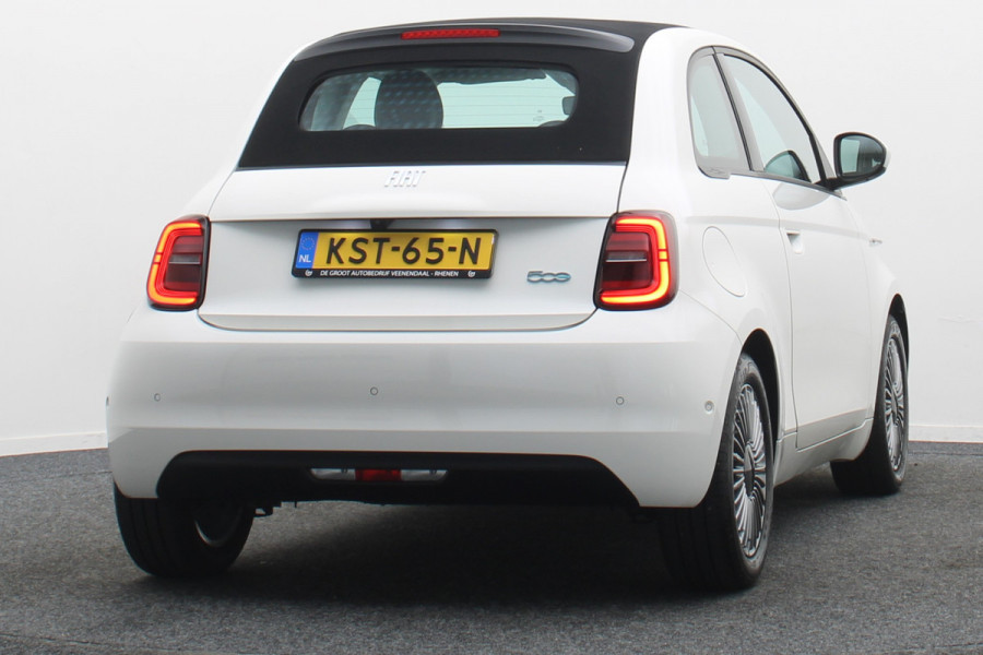 Fiat 500C Icon 42 kWh Camera, Apple Carplay, Keyless, Stoelverwarming, Dodehoeksensor, PDC