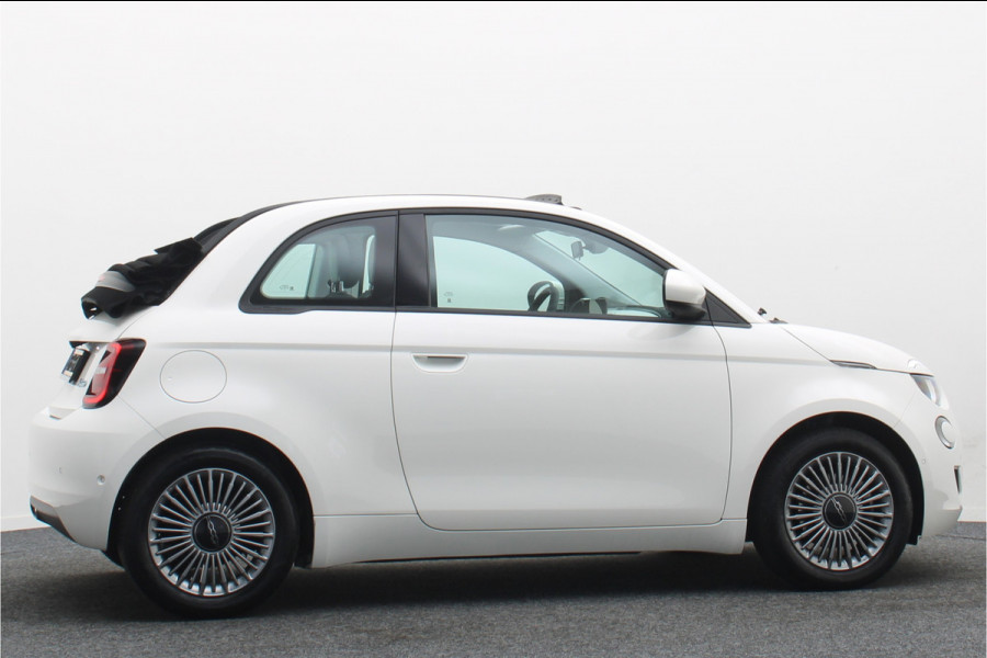 Fiat 500C Icon 42 kWh Camera, Apple Carplay, Keyless, Stoelverwarming, Dodehoeksensor, PDC