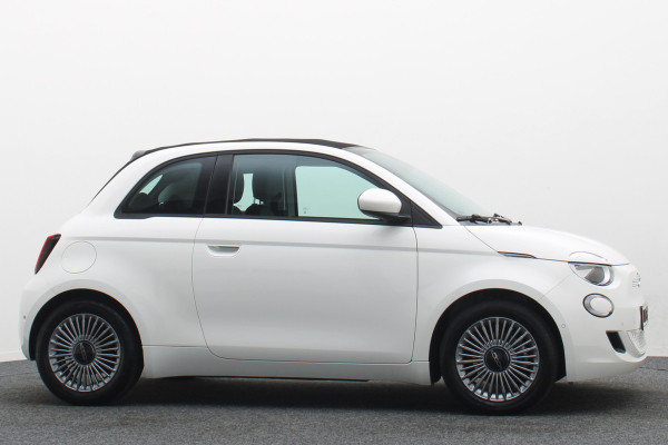 Fiat 500C Icon 42 kWh Camera, Apple Carplay, Keyless, Stoelverwarming, Dodehoeksensor, PDC
