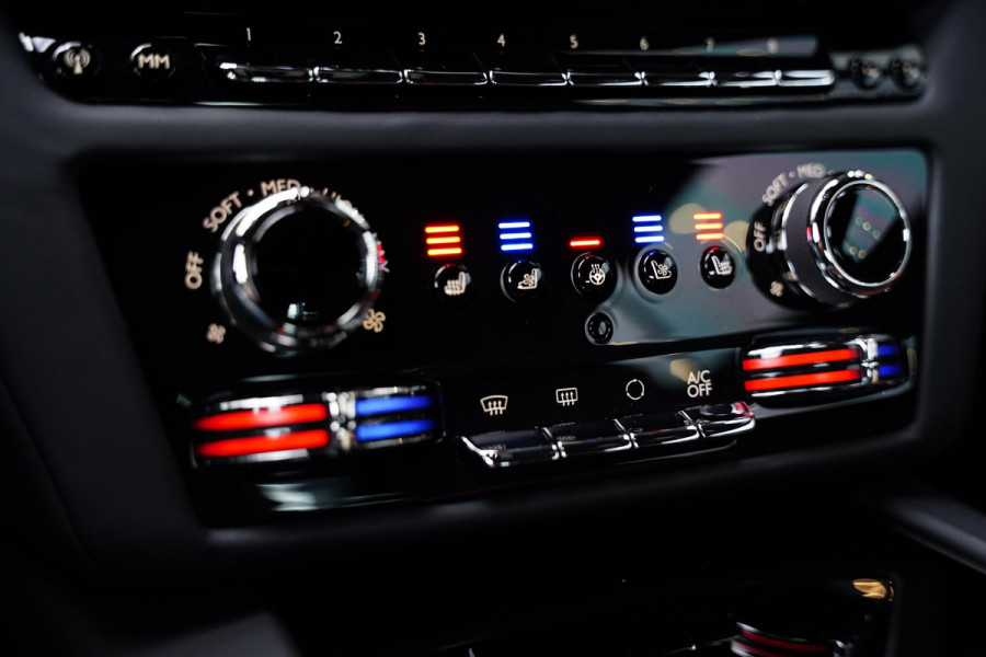 Rolls-Royce Spectre AWD / Two Tone Interior + Exterior