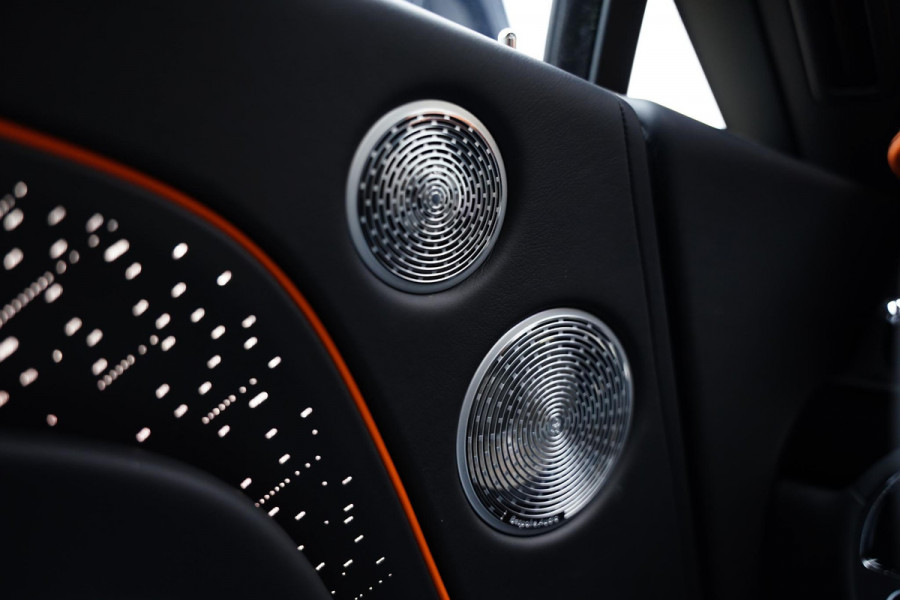 Rolls-Royce Spectre AWD / Two Tone Interior + Exterior
