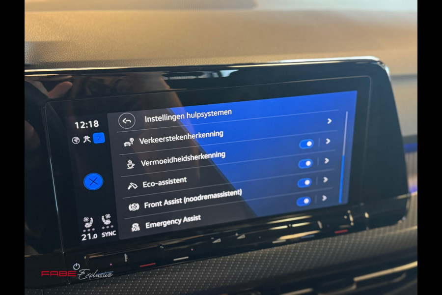 Volkswagen Golf 2.0 TSI R 4Motion / Akrapovic / Memory / Pano / H/K / HUD / Stoelventilatie / IQ Lights / Drift / Camera / Carplay