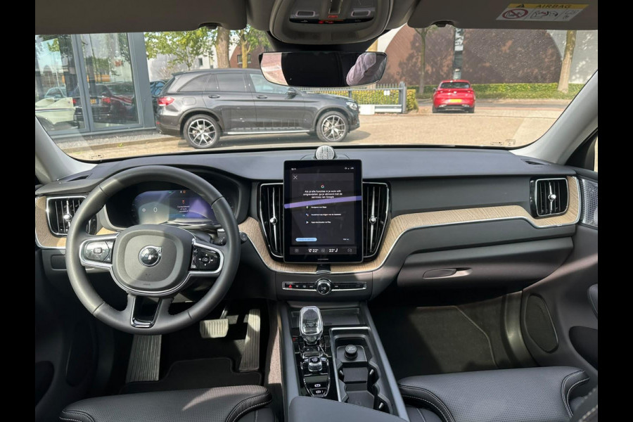 Volvo XC60 2.0 T8 AWD Plug-in hybrid Ultra Dark VAN: 62.900,- VOOR: 59.877,- UW HERFSTVOORDEEL: 3.023,- EURO | FABR. garantie t/m 02-2028 | MEGA VOL! | LUCHTVERING | STOEL VERKOELING|VENTILATIE | B&W AUDIO etc. |