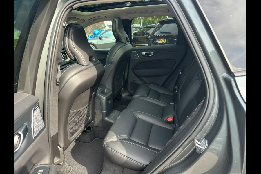 Volvo XC60 2.0 T8 AWD Plug-in hybrid Ultra Dark VAN: 62.900,- VOOR: 59.877,- UW HERFSTVOORDEEL: 3.023,- EURO | FABR. garantie t/m 02-2028 | MEGA VOL! | LUCHTVERING | STOEL VERKOELING|VENTILATIE | B&W AUDIO etc. |