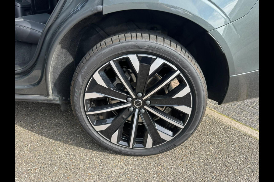 Volvo XC60 2.0 T8 AWD Plug-in hybrid Ultra Dark VAN: 62.900,- VOOR: 59.877,- UW HERFSTVOORDEEL: 3.023,- EURO | FABR. garantie t/m 02-2028 | MEGA VOL! | LUCHTVERING | STOEL VERKOELING|VENTILATIE | B&W AUDIO etc. |