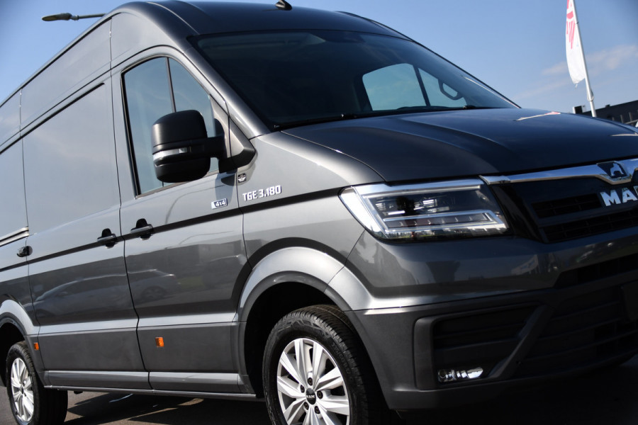 MAN TGE 3.180 35 2.0 L3H3 4x4 PB Edition Cruise, Camera, Carplay, 177pk, Clima, Automaat, Trekhaak, Sensoren, Geveerde stoel, Uniek!