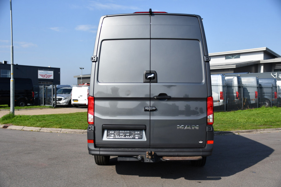 MAN TGE 3.180 35 2.0 L3H3 4x4 PB Edition Cruise, Camera, Carplay, 177pk, Clima, Automaat, Trekhaak, Sensoren, Geveerde stoel, Uniek!