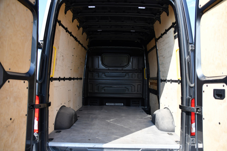 MAN TGE 3.180 35 2.0 L3H3 4x4 PB Edition Cruise, Camera, Carplay, 177pk, Clima, Automaat, Trekhaak, Sensoren, Geveerde stoel, Uniek!
