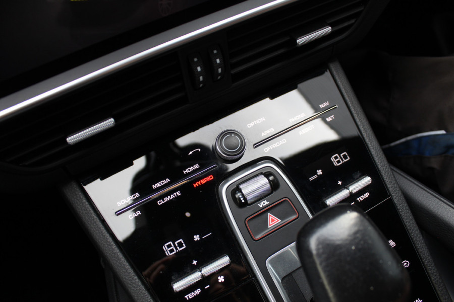 Porsche Cayenne 3.0 E-Hybrid | Fiscaal €101.261,- | BTW | Panoramadak | Leder | BOSE