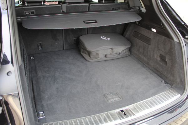 Porsche Cayenne 3.0 E-Hybrid | Fiscaal €101.261,- | BTW | Panoramadak | Leder | BOSE