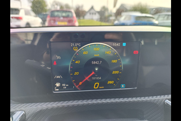 Mercedes-Benz A-Klasse 180 AMG Camera Navi Virtual-Cockpit Ecc Cruise Control Pdc Keyless Stoelverwarming Regen-Lichtsensor Led Lmv Bluetooth 1.400 Trekvermogen
