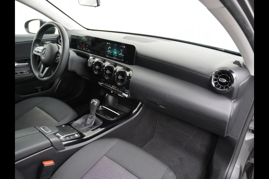 Mercedes-Benz A-Klasse 180 AMG Camera Navi Virtual-Cockpit Ecc Cruise Control Pdc Keyless Stoelverwarming Regen-Lichtsensor Led Lmv Bluetooth 1.400 Trekvermogen