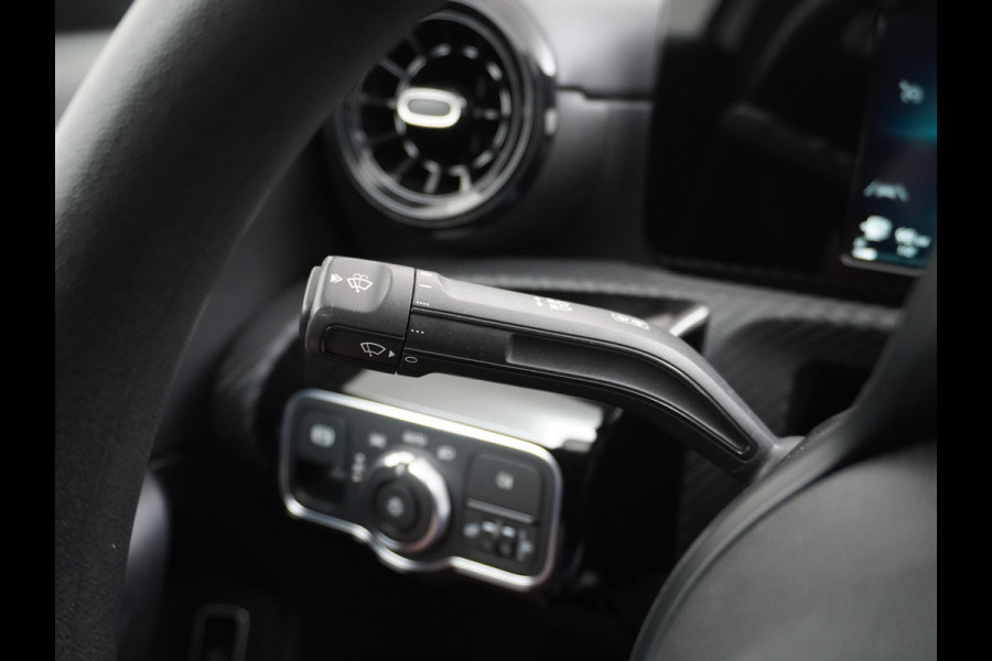 Mercedes-Benz A-Klasse 180 AMG Camera Navi Virtual-Cockpit Ecc Cruise Control Pdc Keyless Stoelverwarming Regen-Lichtsensor Led Lmv Bluetooth 1.400 Trekvermogen