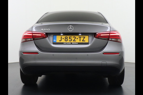 Mercedes-Benz A-Klasse 180 AMG Camera Navi Virtual-Cockpit Ecc Cruise Control Pdc Keyless Stoelverwarming Regen-Lichtsensor Led Lmv Bluetooth 1.400 Trekvermogen