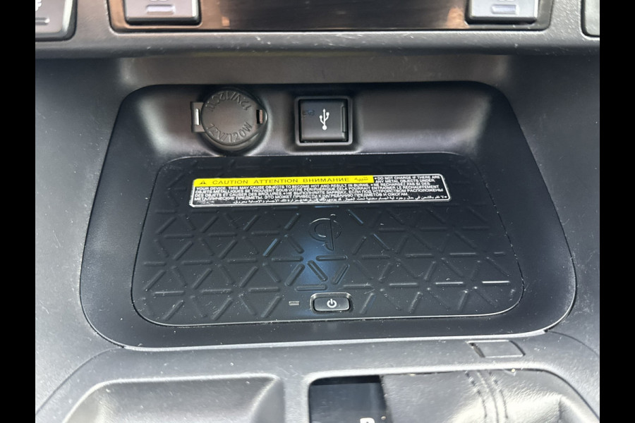 Toyota RAV4 2.5 Hybrid AWD Bi-Tone Trekhaak Leder Panorama JBL Verwarmde voorruit en stuur