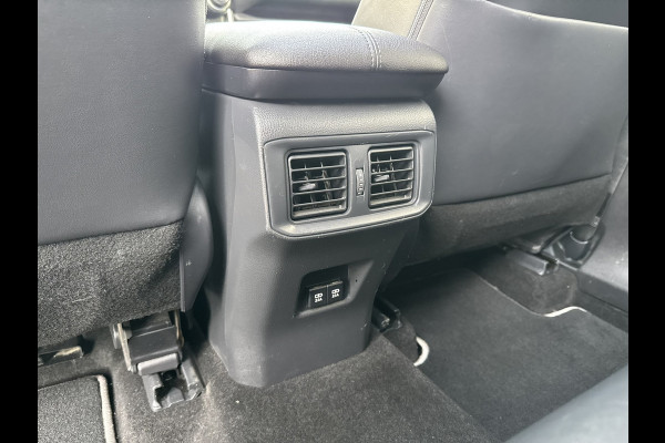 Toyota RAV4 2.5 Hybrid AWD Bi-Tone Trekhaak Leder Panorama JBL Verwarmde voorruit en stuur