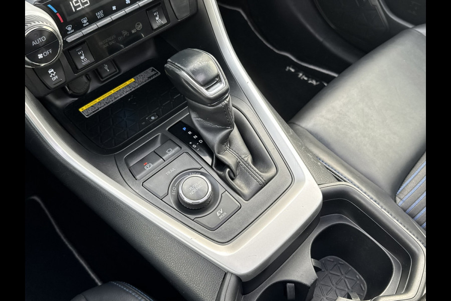 Toyota RAV4 2.5 Hybrid AWD Bi-Tone Trekhaak Leder Panorama JBL Verwarmde voorruit en stuur