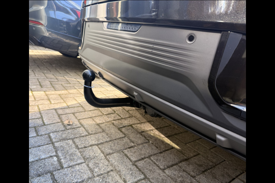 Lynk & Co 01 276PK Automaat More / Adaptive cruise control / Leren bekleding / Elektrisch verstelbare stoelen / Schuif- kanteldak / Stoel- en stuurverwarming / Parkeersensoren V+A / 360 Graden Camera / Elektrische achterklep / 20" lichtmetalen velgen