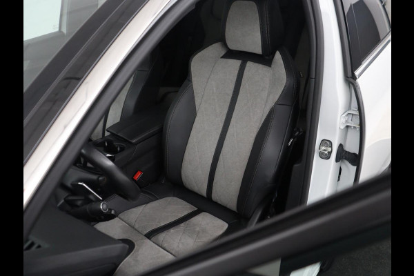 Peugeot 3008 1.6 HYbrid4 300 Première Pack | SOH 93,8% | Panoramadak | Leder/alacantara | Memory | Stoelverwarming | Carplay | 360 camera | Trekhaak | PHEV