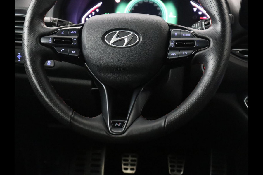 Hyundai i30 1.5 T-GDi MHEV N Line | Leder/Alcantara | Adaptive cruise | Camera | Park assist | Carplay | Climate control | Dodehoek detectie | Navigatie | Memory |