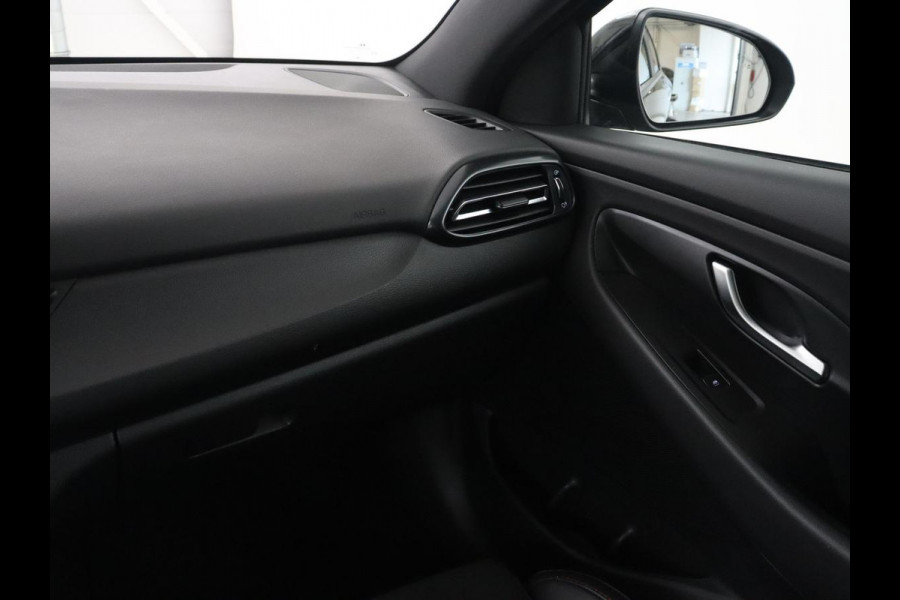 Hyundai i30 1.5 T-GDi MHEV N Line | Leder/Alcantara | Adaptive cruise | Camera | Park assist | Carplay | Climate control | Dodehoek detectie | Navigatie | Memory |