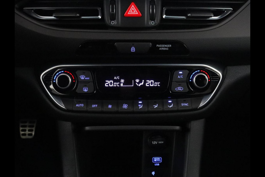 Hyundai i30 1.5 T-GDi MHEV N Line | Leder/Alcantara | Adaptive cruise | Camera | Park assist | Carplay | Climate control | Dodehoek detectie | Navigatie | Memory |