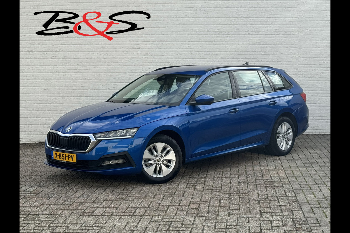Škoda Octavia Combi 1.0 e-TSI Ambition Automaat ElectrTrekhaak Clima Carplay Navi Digitaal Dash Sfeerverlichting All-Season banden