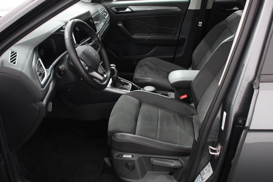 Volkswagen T-Roc 1.5 TSI DSG Style Navigatie Apple Carplay / Android Auto Climate Control Led Digitale Cockpit Adaptive Cruise Control Trekhaak