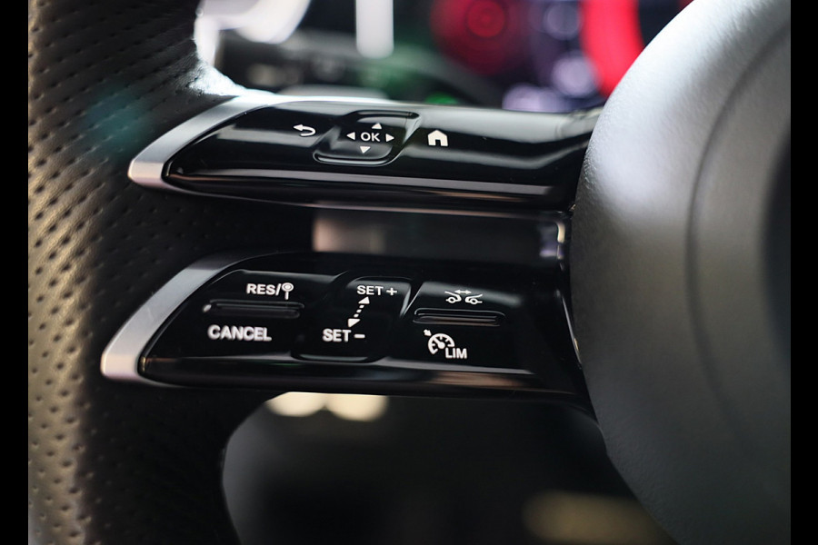 Mercedes-Benz GLC 300e 4MATIC AMG 63 Look / Head Up / Memory / Open Pano / 360 Camera / Acc / Trekhaak / Led / 20 Inc