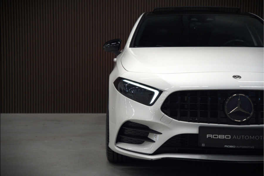 Mercedes-Benz A-Klasse 200 Business Solution AMG Upgrade | Panoramadak | Stoelverwarming | Cruise Control | Navigatie | Camera | LED High Performance | Keyless | Ambiance Verlichting | Parkeersensoren |