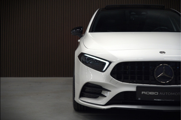 Mercedes-Benz A-Klasse 200 Business Solution AMG Upgrade | Panoramadak | Stoelverwarming | Cruise Control | Navigatie | Camera | LED High Performance | Keyless | Ambiance Verlichting | Parkeersensoren |