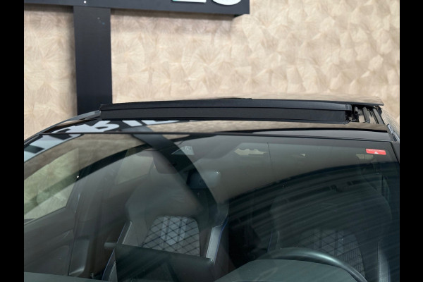 Volkswagen Golf 1.5 eTSI R-Line Edition | Pano | Trekhaak | H&K | Stuur/Stoelverwarming | HUD | Camera | Sfeerverlichting