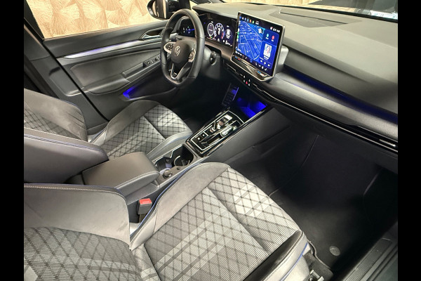 Volkswagen Golf 1.5 eTSI R-Line Edition | Pano | Trekhaak | H&K | Stuur/Stoelverwarming | HUD | Camera | Sfeerverlichting